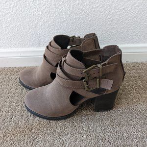 Soda buckle heels boots